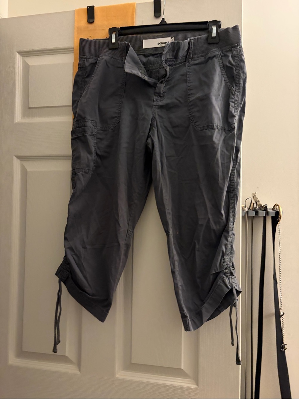 Sonoma women’s Dark Gray Cargo Capris with Drawstring Hem